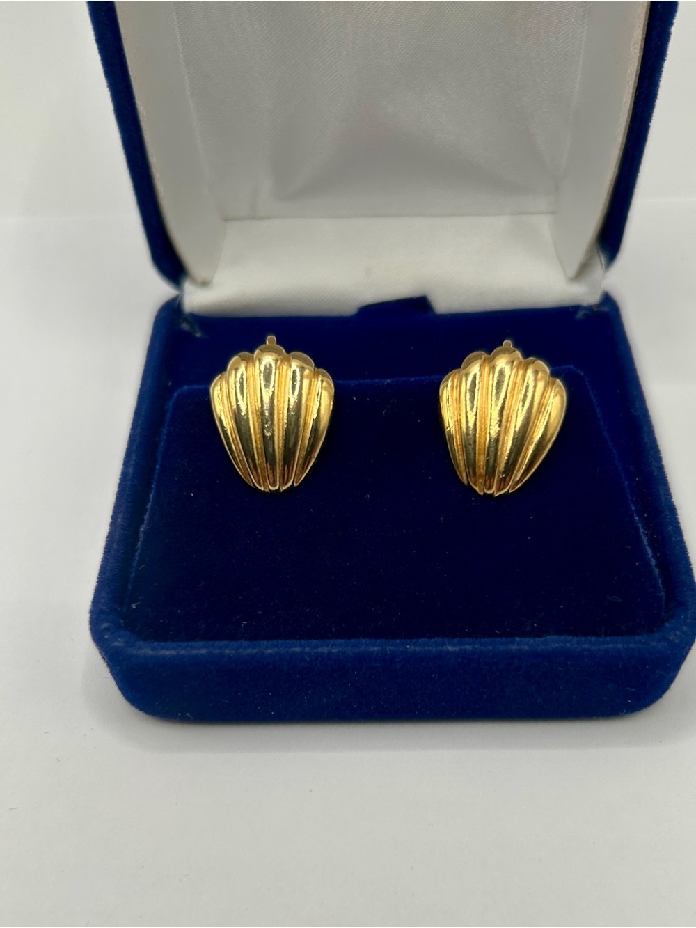 Sarah Coventry Designer Gold Shell Clip-On Earrings​